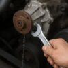 水漏れしているウォーターポンプを取り外す