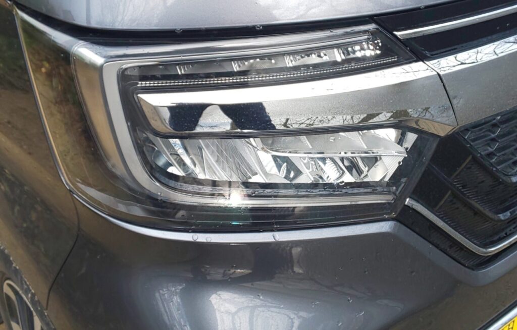 かっこいい軽自動車のフロント周り