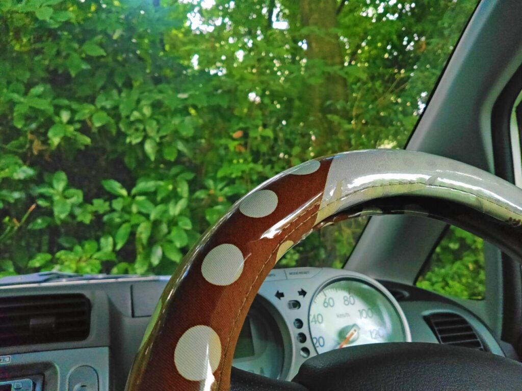 ハンドルカバーを取り付けた車